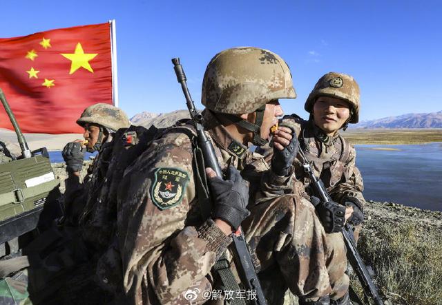 西藏边防官兵海拔5400米巡逻|阿里|解放军报|巡逻_新浪新闻