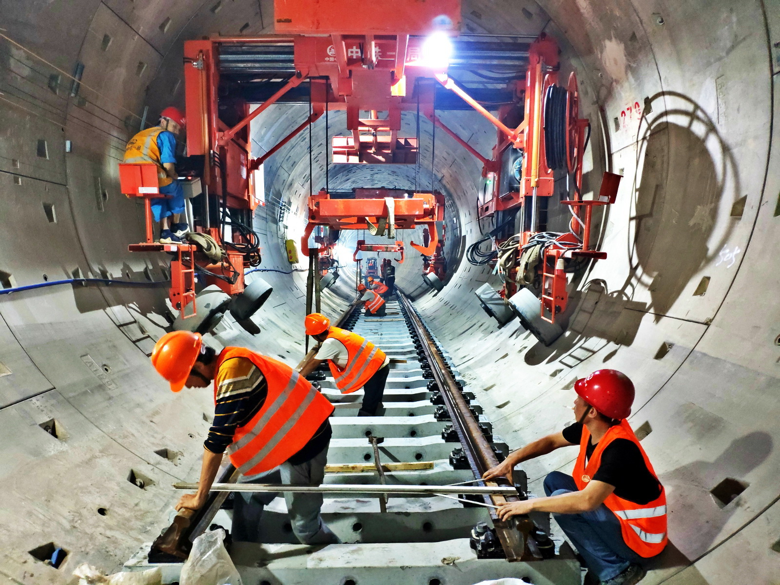 地铁八号线北延段11座车站开始运营调试|调试|车站|施工_新浪新闻