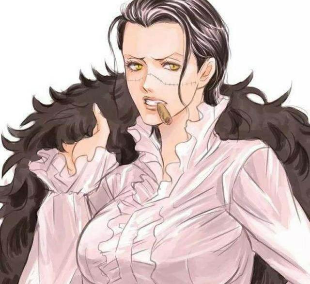 夏莉的预言在鱼人岛篇的时候,夏莉曾在水晶球看到路飞站在鱼人岛的