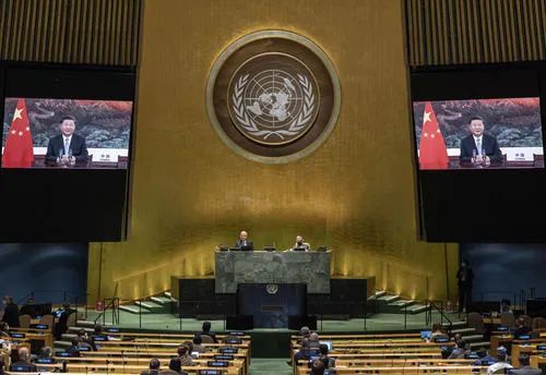9月22日，国家主席习近平在第七十五届联合国大会一般性辩论上发表重要讲话。新华社发（联合国供图/埃瑟金德尔·德贝贝 摄）
