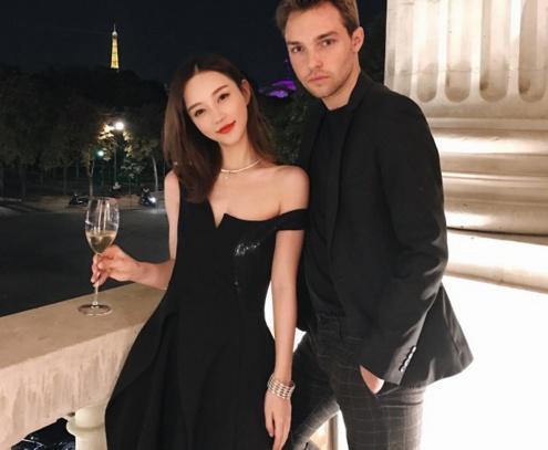 王思聪前女友直播被骂哭,闪婚富二代网红脸被嘲,现已是成功妈妈休闲区蓝鸢梦想 - Www.slyday.coM 王思聪前女友直播被骂哭,闪婚富二代网红脸被嘲,现已是成功妈妈休闲区蓝鸢梦想 - Www.slyday.coM