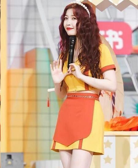 因为喻言的纹身不能穿露脐装导演组的做法太暖心