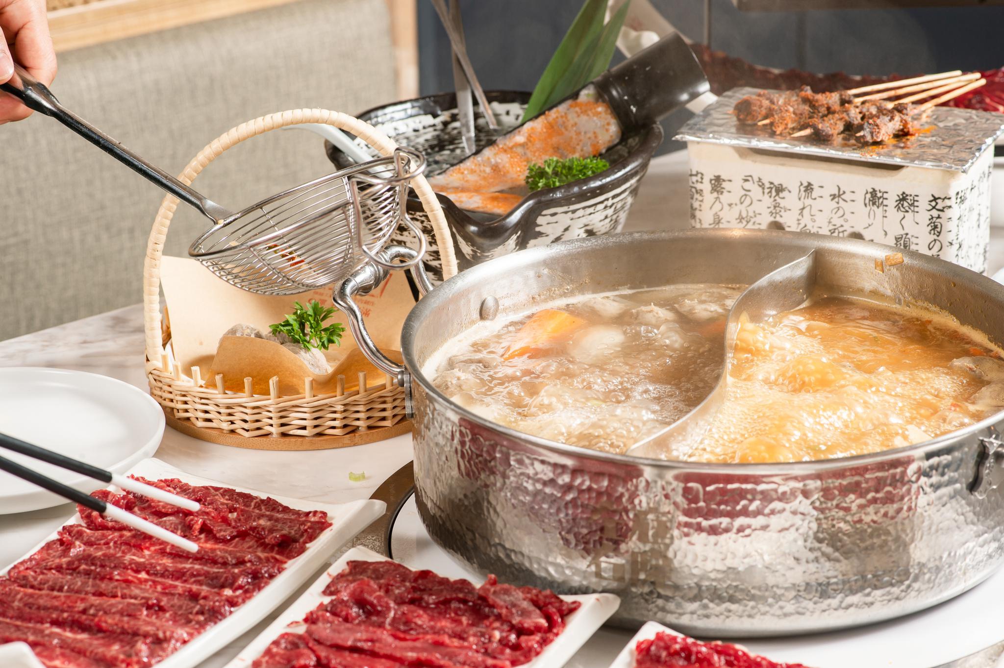 匙柄“上下铺亲兄弟”,被誉为“嫩中之嫩”,左庭右院必点菜!|牛肉|皮肉|口感|部位|牛眼肉_新浪新闻