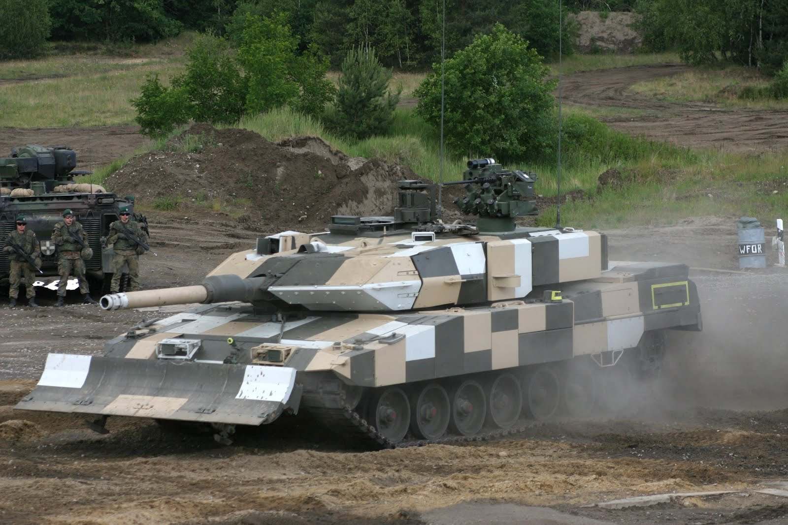 德国的大杀器:豹2a6坦克,连续4年成为世界十大主战坦克榜首