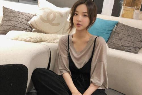 王思聪前女友直播被骂哭,闪婚富二代网红脸被嘲,现已是成功妈妈休闲区蓝鸢梦想 - Www.slyday.coM 王思聪前女友直播被骂哭,闪婚富二代网红脸被嘲,现已是成功妈妈休闲区蓝鸢梦想 - Www.slyday.coM