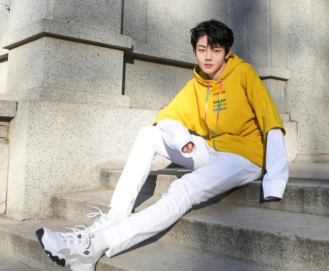 yhboys再被曝早恋,女方也是未成年,劈腿对象由张铭浩介绍