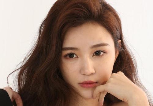 王思聪前女友直播被骂哭,闪婚富二代网红脸被嘲,现已是成功妈妈休闲区蓝鸢梦想 - Www.slyday.coM 王思聪前女友直播被骂哭,闪婚富二代网红脸被嘲,现已是成功妈妈休闲区蓝鸢梦想 - Www.slyday.coM