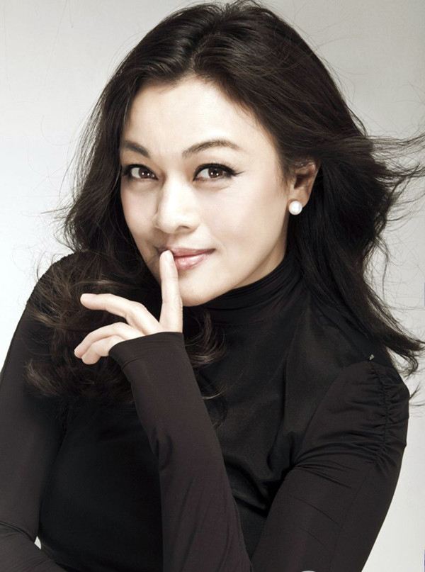 她曾艳压巩俐,二婚嫁给富商老公,如今生活美满成赢家|红高粱|史可