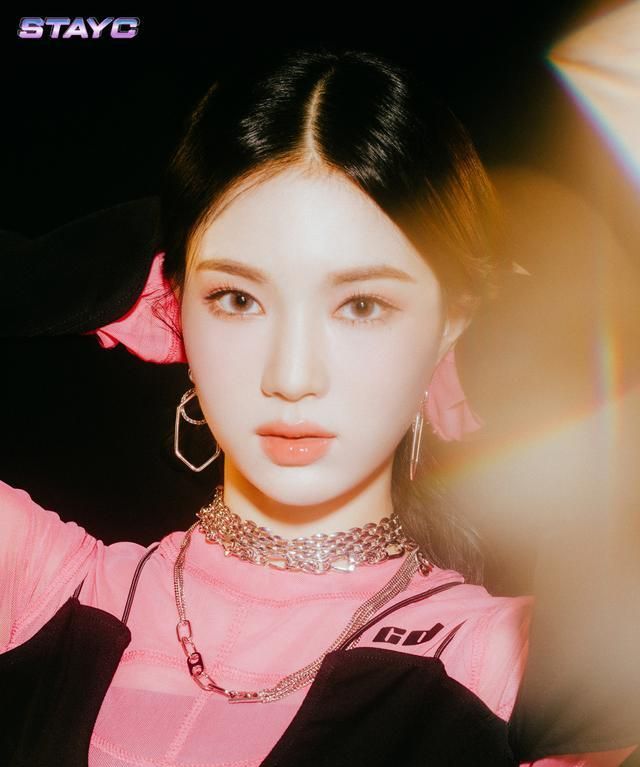 五代女团stayc出道正面对抗sm新女团