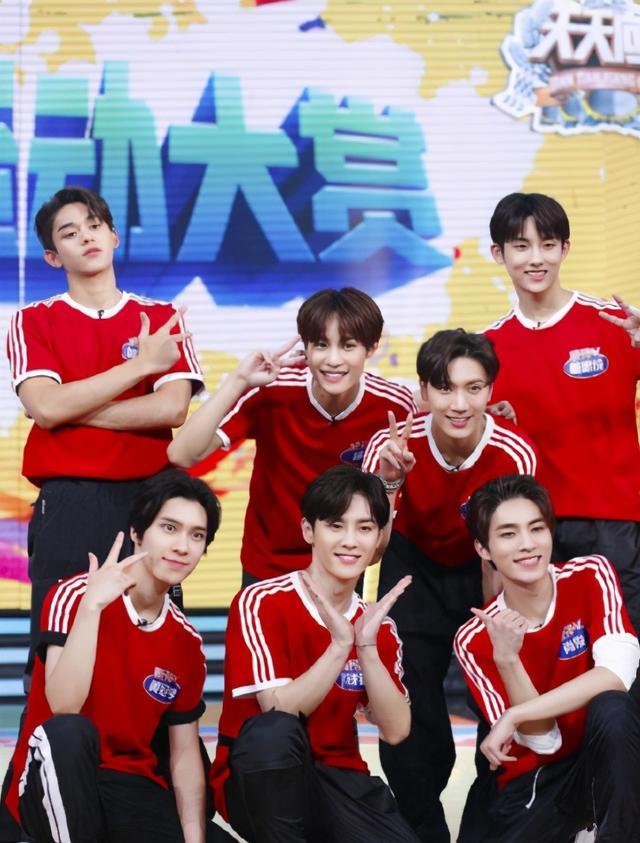 这才是sm要出的新女团!威神v全员公主装,被董思成女装惊艳到