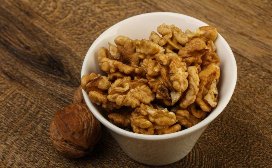 核桃和它一起煮,气血足了,击退脸部淡斑,祛痕,皮肤细腻有弹性