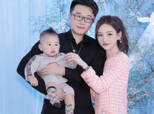王思聪前女友直播被骂哭,闪婚富二代网红脸被嘲,现已是成功妈妈休闲区蓝鸢梦想 - Www.slyday.coM 王思聪前女友直播被骂哭,闪婚富二代网红脸被嘲,现已是成功妈妈休闲区蓝鸢梦想 - Www.slyday.coM