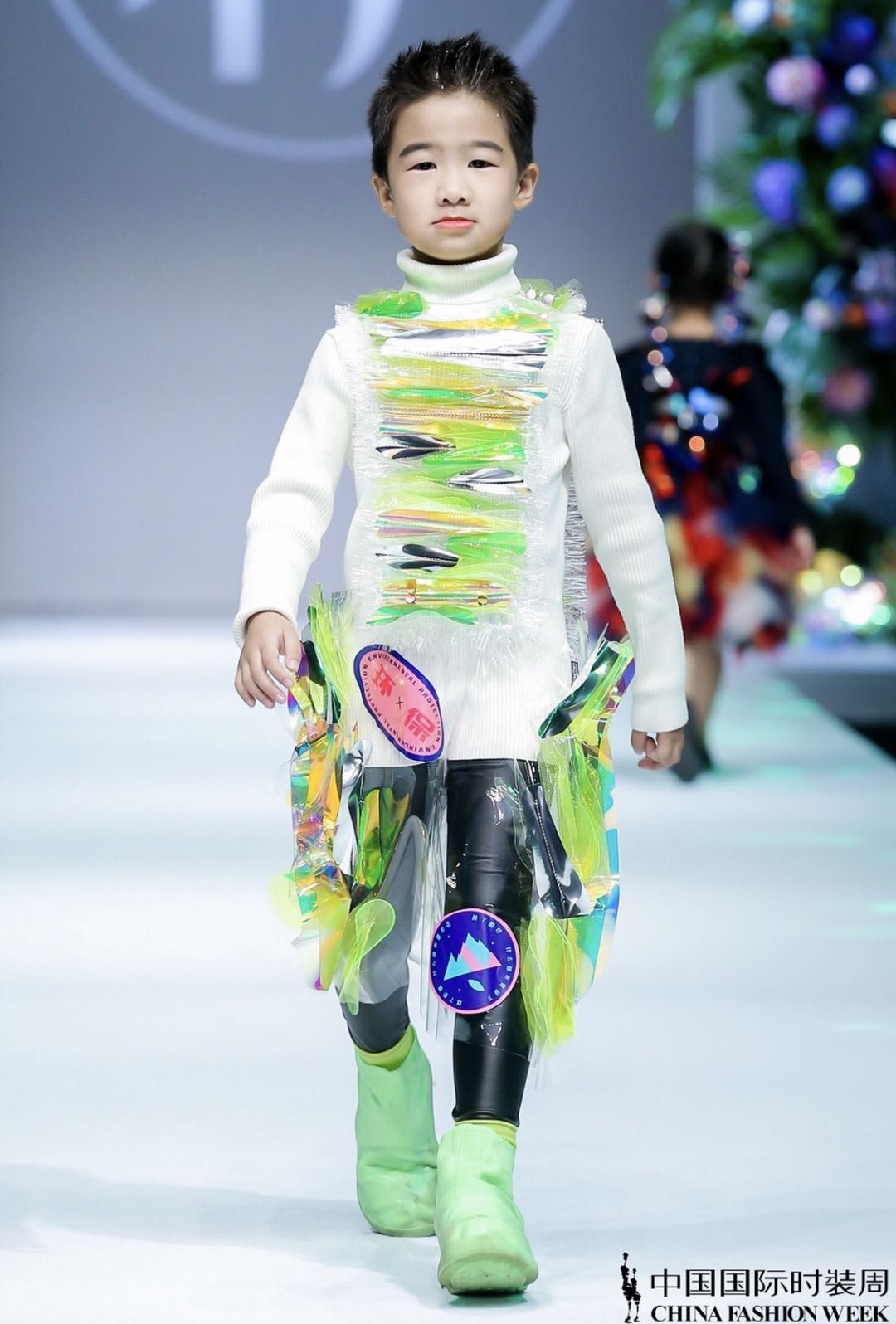 看秀梦幻公主中国风与绿色环保时装周上童装更潮酷