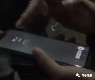 在民警调解下，男子同意先支付一半餐费，后期民警联系上相亲的女子后，再支付另一半费用。