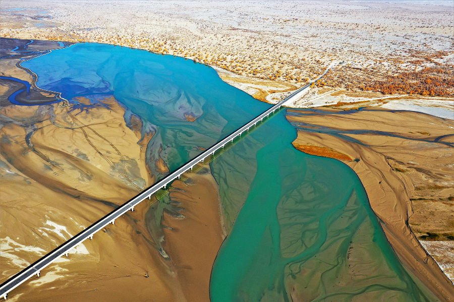 【图说新疆】和田河扮靓塔克拉玛干的秋天