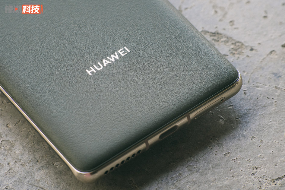 华为mate40 pro夏日胡杨图赏:平衡且深邃的视觉美学