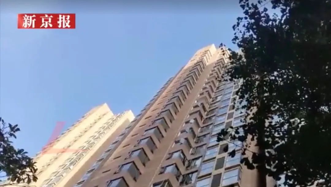 探访刀文兵杀人案现场被害女性被抱扔出23楼窗外