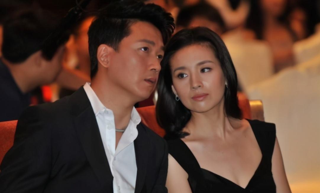 40岁董洁近照曝光离婚后日渐憔悴儿子曾8年没见爸爸潘粤明