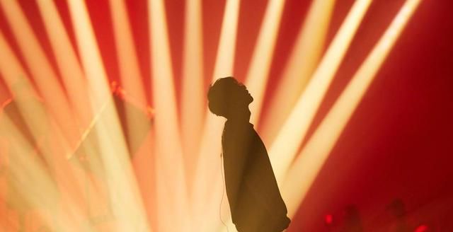 晚会现场数人翻车,张杰表现极好被夸稳如狗,他的回应太好玩了休闲区蓝鸢梦想 - Www.slyday.coM