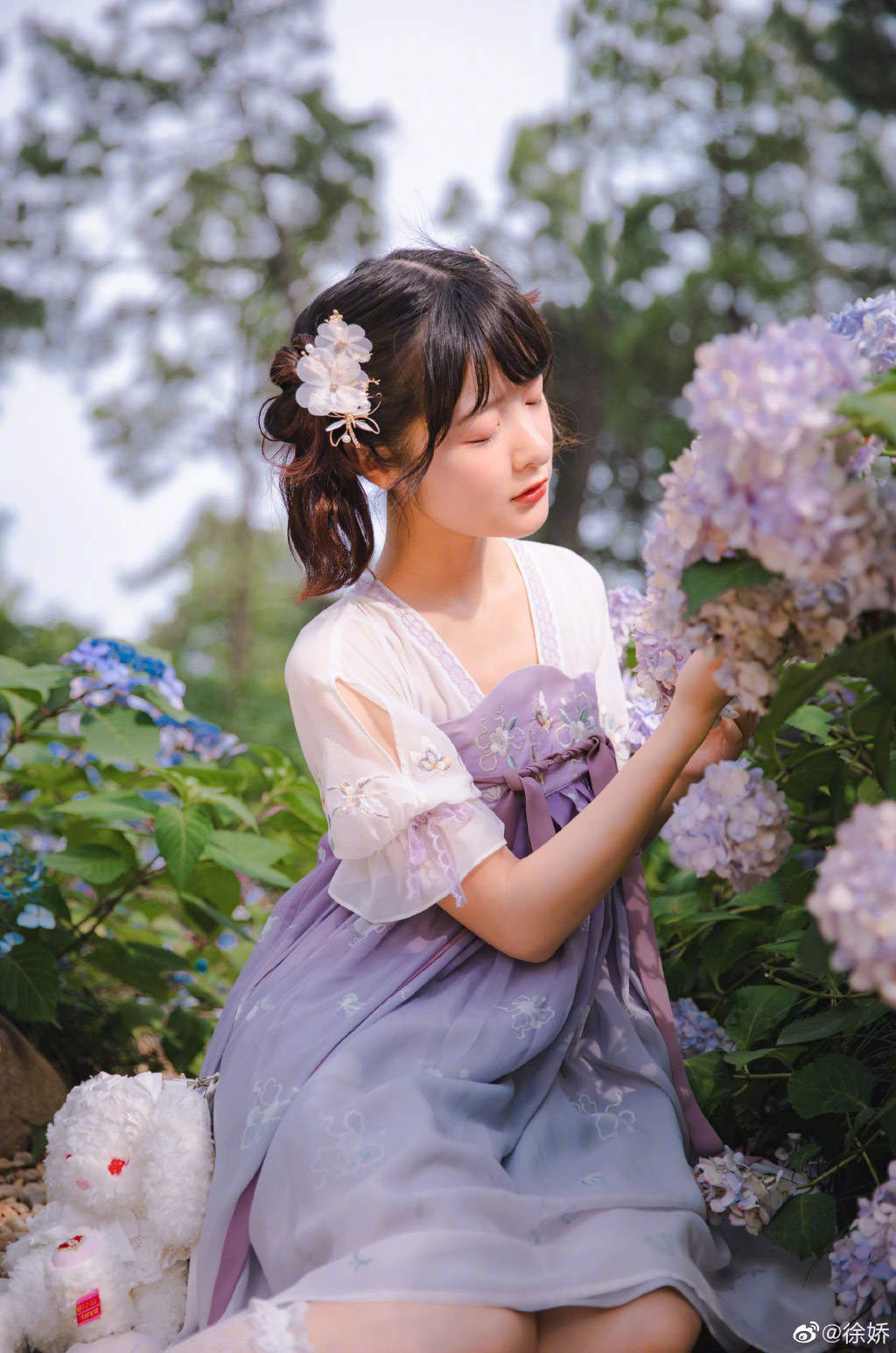 徐娇晒汉服美照妆容精致,太美了