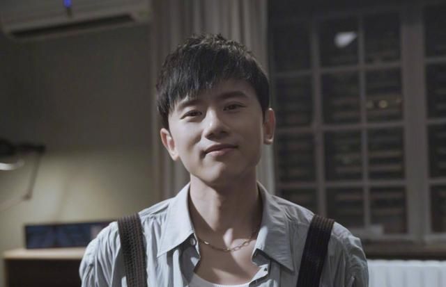 晚会现场数人翻车,张杰表现极好被夸稳如狗,他的回应太好玩了休闲区蓝鸢梦想 - Www.slyday.coM