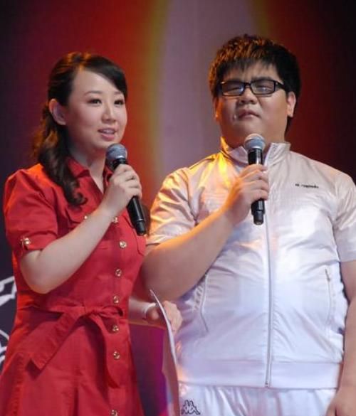 2007年,盲人歌手杨光凭借歌曲《你是我的眼》获得了冠军.