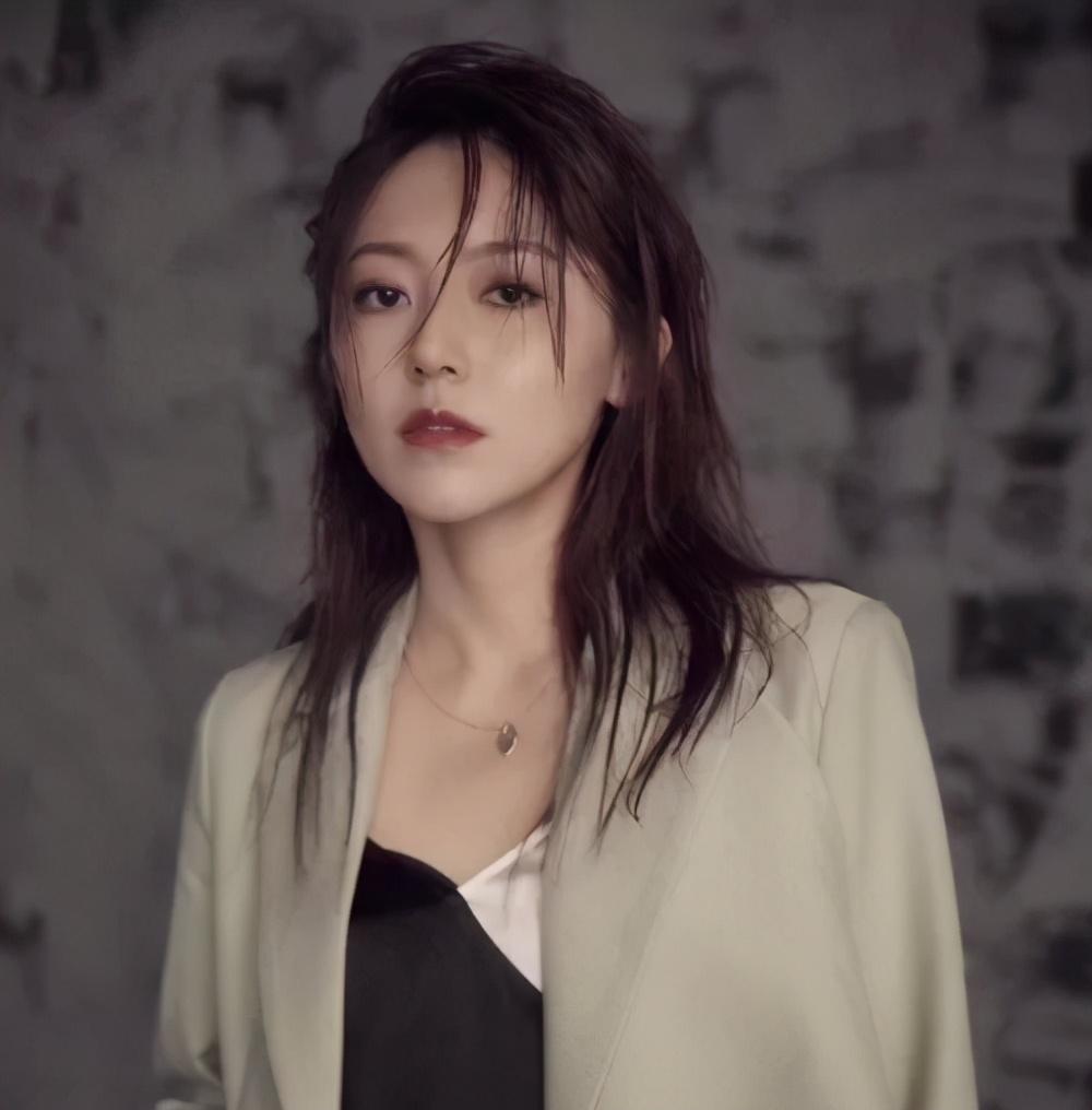 嘉行女艺人湿发照杨幂有气质代斯打扮酷祝绪丹很是清新