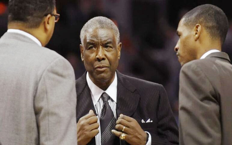 也算nba圈子的一位名人,作为nba资深教练,保罗·塞拉斯目前跻身历史