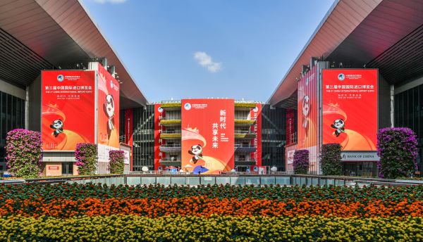 图说：国家会展中心（上海）装饰一新，静待宾客 新民晚报记者 陈梦泽 摄