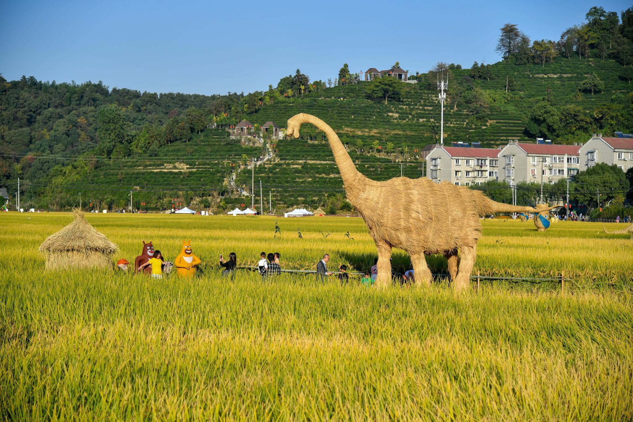 稻草人艺术乐园成了网红打卡地.