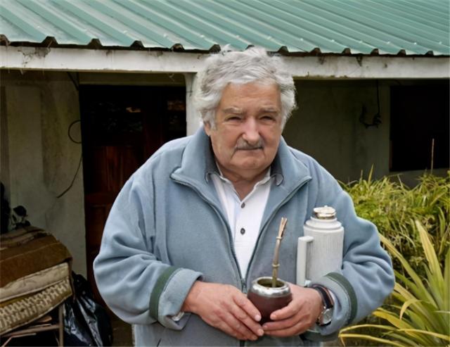 "全球最穷总统"退出政坛,国民富得流油,他却住破房,开破车