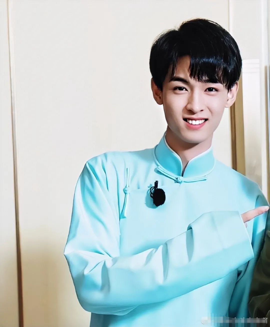 德云社「第一帅哥」公开挤兑岳云鹏,还踩郭麒麟上位,网友:这是郭德纲