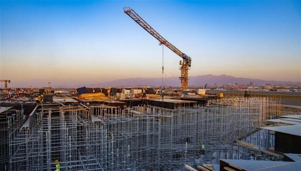 助力城市"腾飞"的建设者【组图】|新疆_新浪新闻