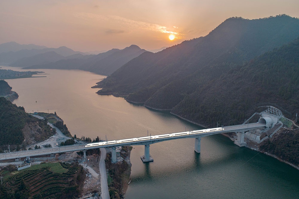 杭黄高铁 人民视觉 图