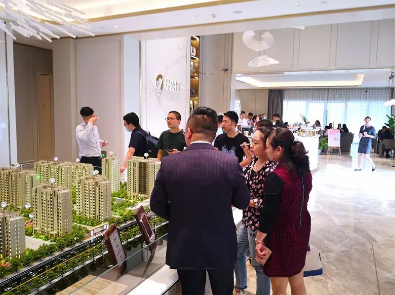 假日探访售楼处真实感受楼市冷暖