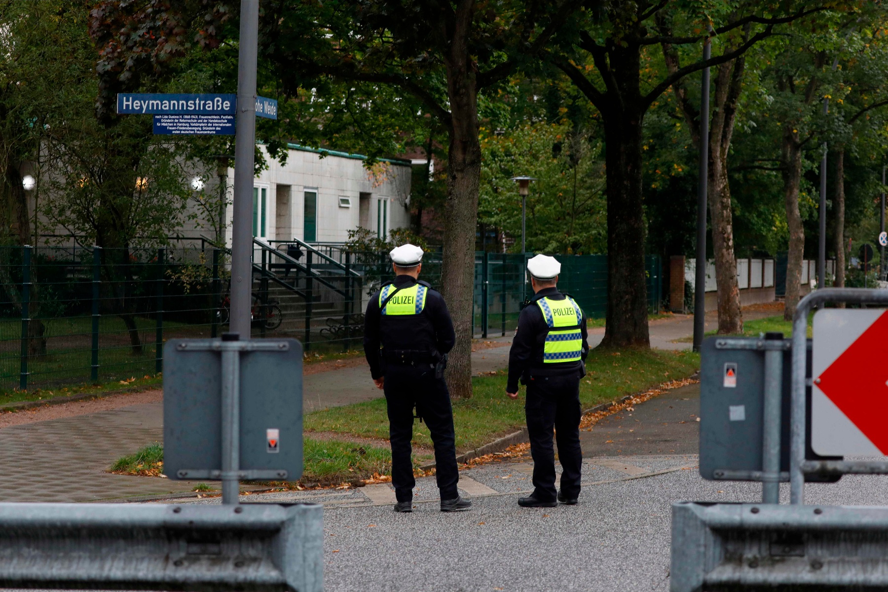 德国一犹太教堂外发生袭击事件休闲区蓝鸢梦想 - Www.slyday.coM