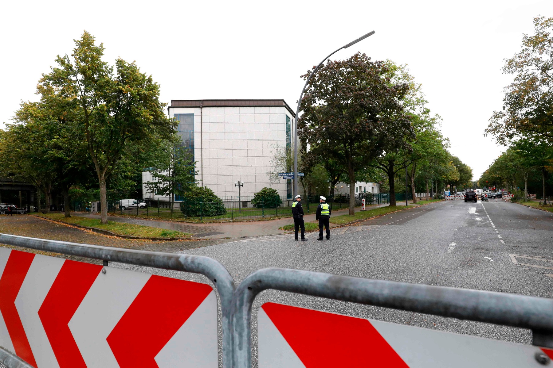 德国一犹太教堂外发生袭击事件休闲区蓝鸢梦想 - Www.slyday.coM