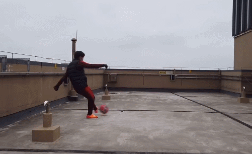 王霜在天台上训练。截图来源王霜个人微博视频