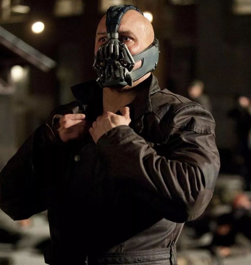 里的贝恩,作为演员,除了他自己刚提到的毒液里的埃迪·布洛克,汤姆