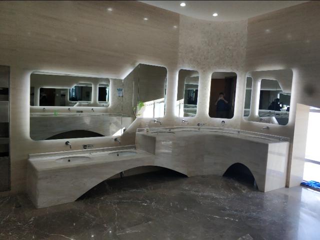 乌鲁木齐最豪华公厕在这里一千多平方米堪称五星级中霸主