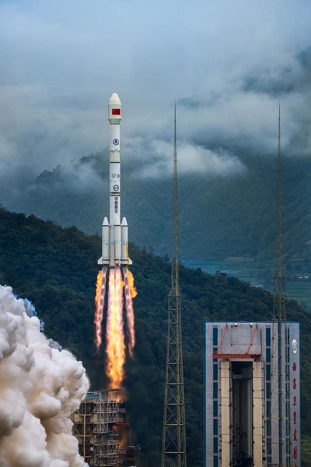 北斗三号最后一颗全球组网卫星在西昌卫星发射中心发射升空 图源