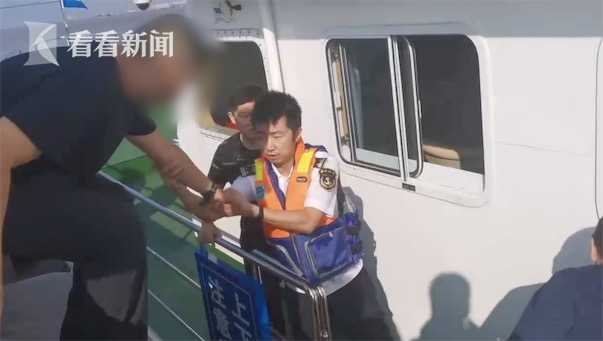 看看新闻|正值天文大潮，11人竟游泳横渡长江！失联了...