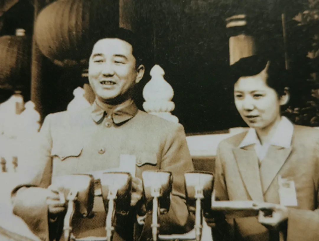 "开国大典"播音员齐越|普希金|齐越|牛汉_新浪新闻