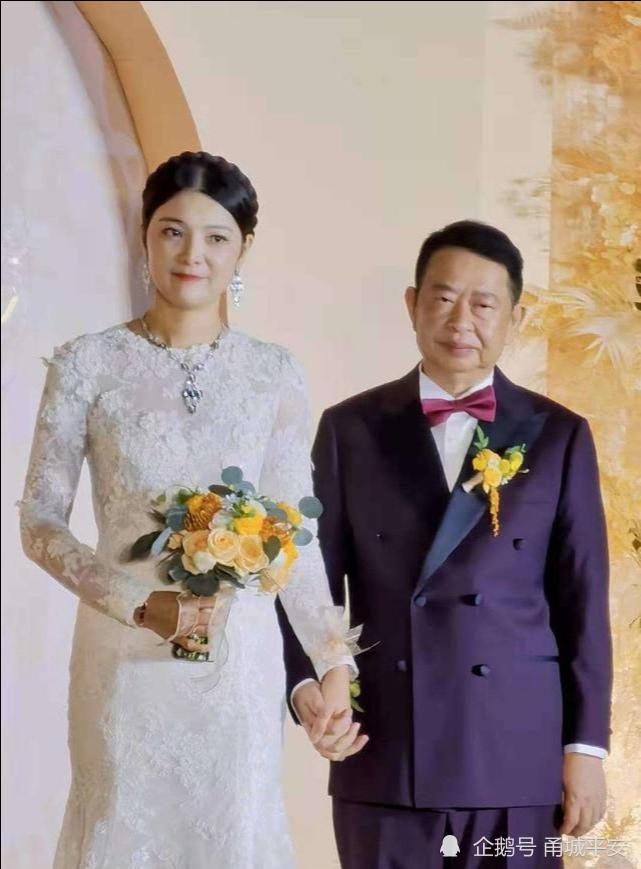 中国最大金矿老板63岁董事长娶38岁妻子 新娘：相信爱情
