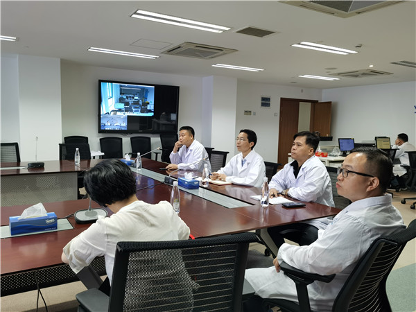 隔离病房里过长假，他说：让病人好起来，是我们存在的意义！休闲区蓝鸢梦想 - Www.slyday.coM