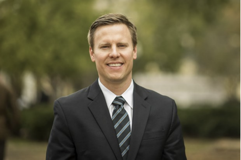 特朗普身边34人确诊▲尴尬了！还没给特朗普做流调，他身边34人已经确诊了