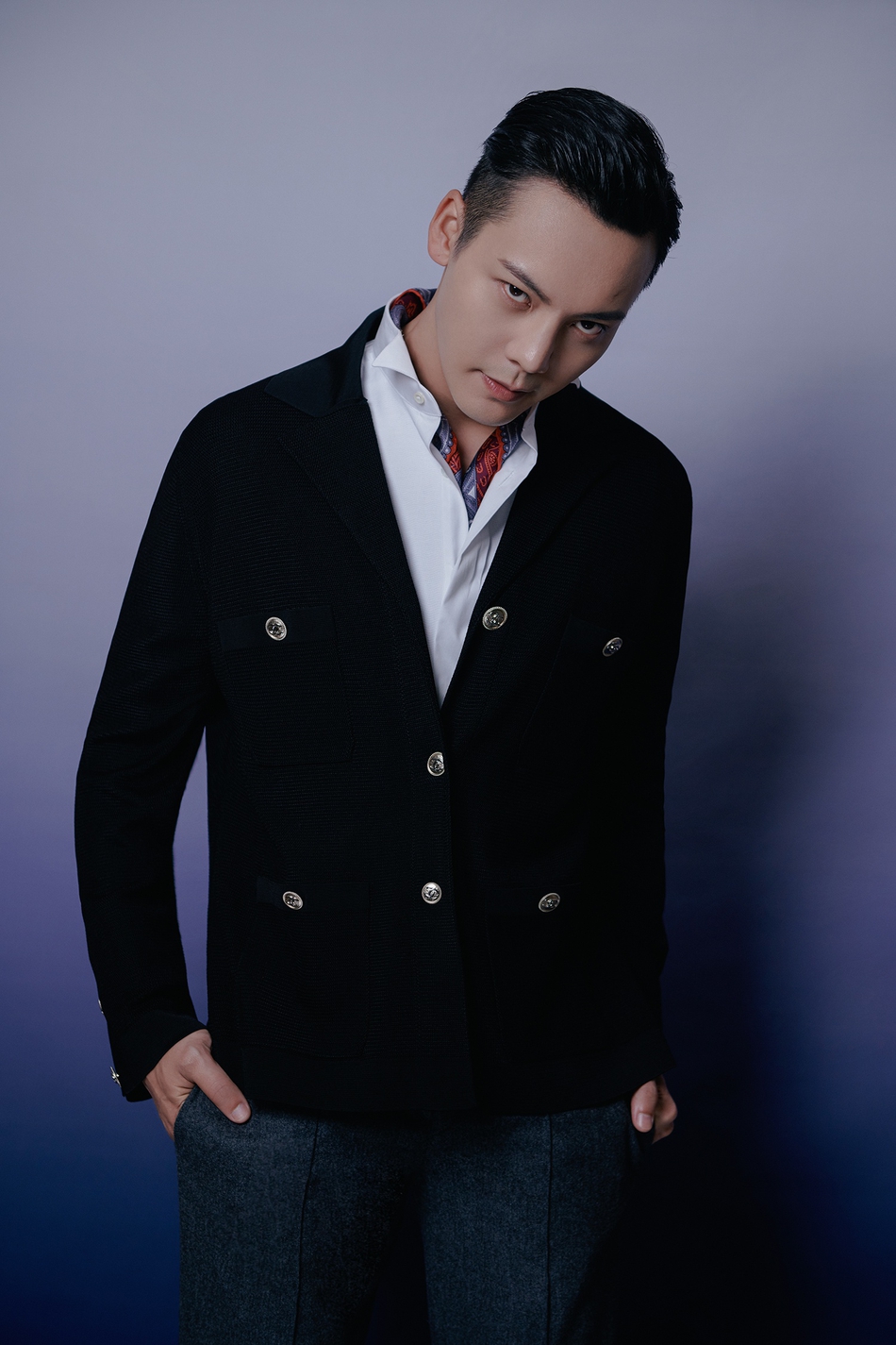 陈伟霆写真大片曝光 西装叠搭绅士有品