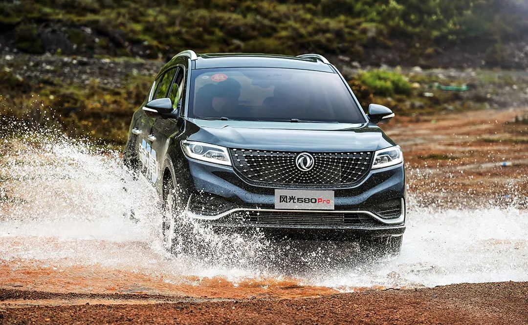 硬朗的外观,丰富的配置,讲究的用料和较高的性价比,风光580pro吸引着