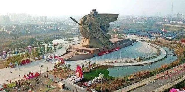 △湖北省荆州市巨型关公雕像