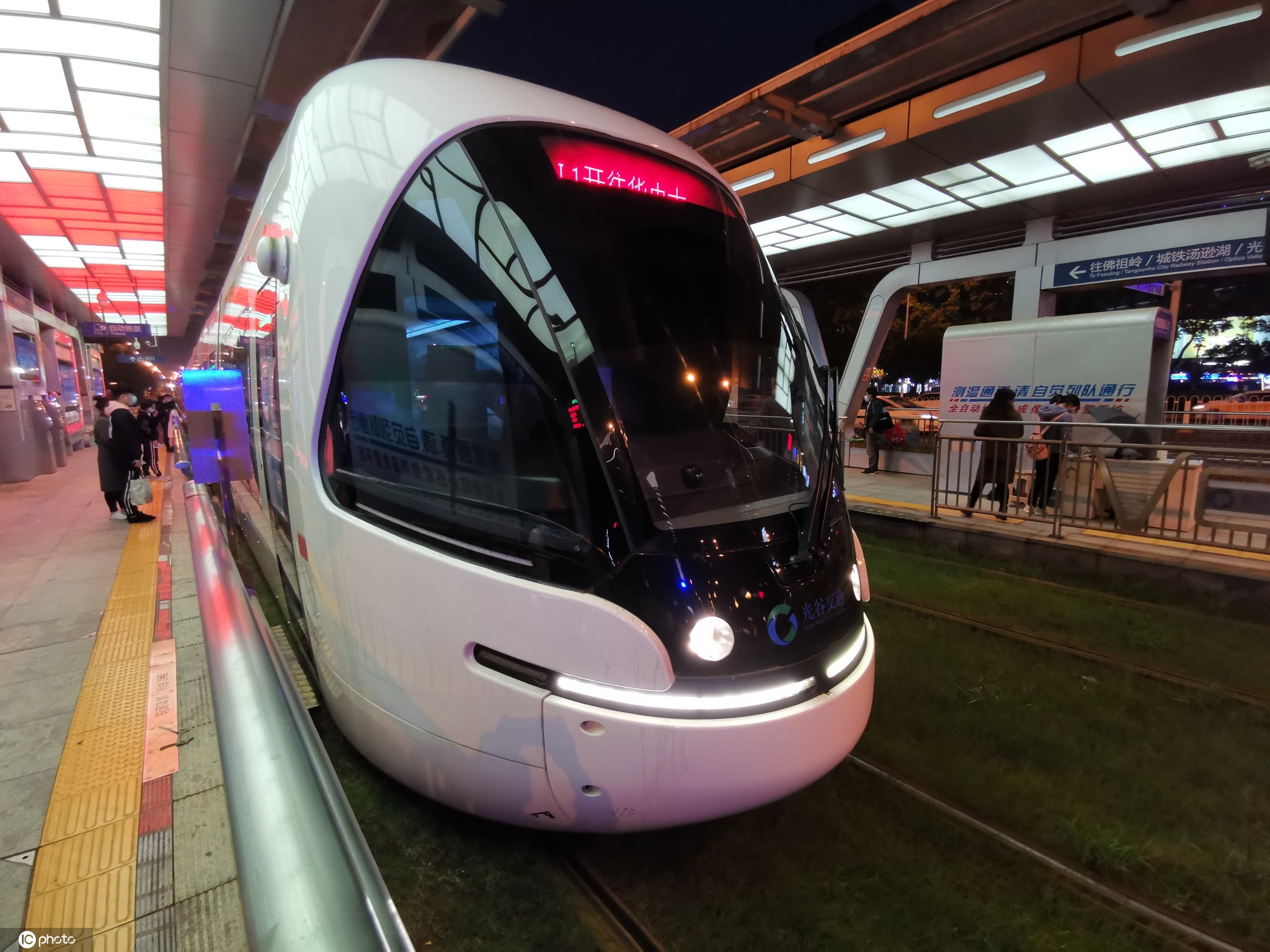 假期5天12万人次免费乘坐光谷有轨电车总客流突破两千万